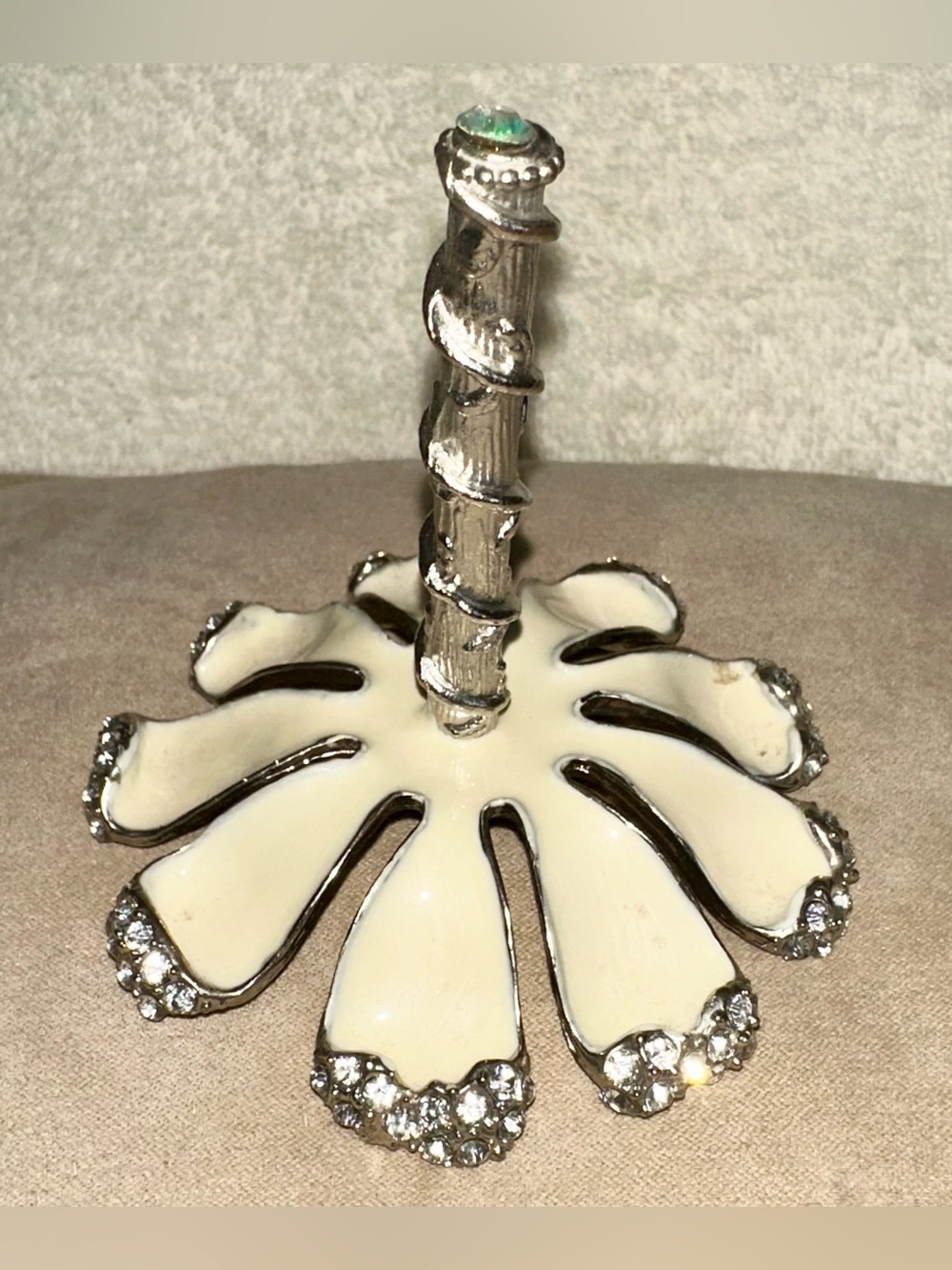 Vintage Enamel Flower Ring Holder Stand Rhinestone Y2K Vanity Jewelry Tower 3”